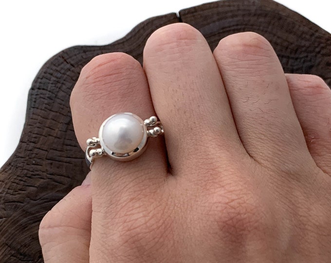 Silver Pearl Ring, White Pearl Ring, White Ring, Sterling Silver Ring, White Round Ring, Natural Pearl Ring