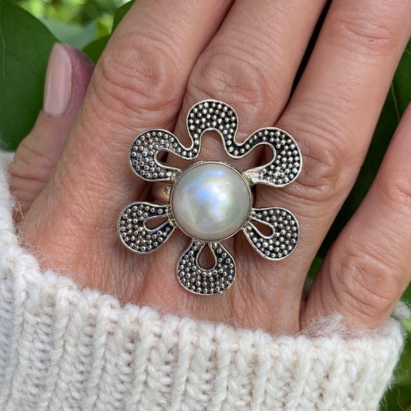 Mabe Pearl Flower Ring, Oxidized Sterling Silver 925, Chunky Pearl Ring, White Pearl Ring,Silver Flower Ring, Matching Earring and pendant.