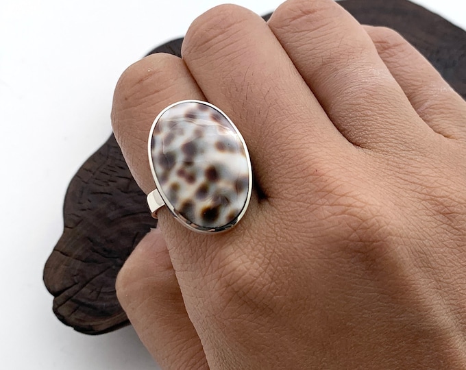 Silver Cowrie Shell Ring, Oval Cowrie Shell Ring, Oval Ring, Natural Shell Ring, Silver 925, Adjustable Ring