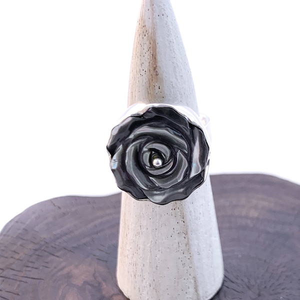 Silver Rose Ring,Natural Dark Mother of Pearl Shell, Rose Ring, Sterling Silver Rose Ring, Flower Ring, Floral Ring