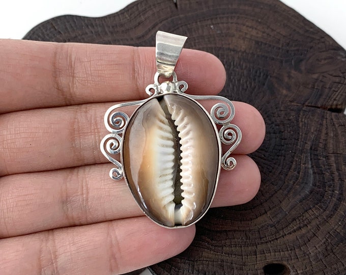 Cowrie Shell Pendant, Silver Cowrie Shell, Brown Shell, Natural Shell Necklace, Swirl Decoration, Silver 925 , Beach Pendant