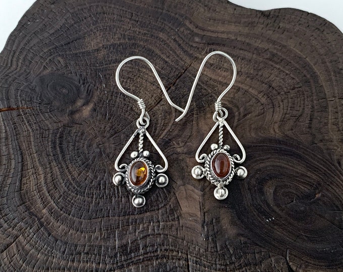 Baltic Amber Oval Earrings, Sterling Silver Amber, Amber Earrings, Amber Dangle Earrings,Silver Amber Earrings,Small Oval Amber