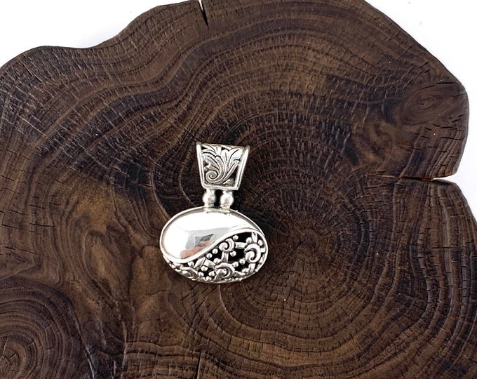 Oval Carved Silver Pendant, Women silver Pendant, Sterling Silver 925, Solid Silver Pendant