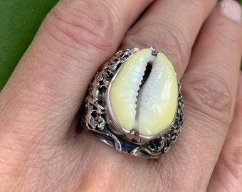 Cowrie Shell Silver Ring, Large Oval  Shell Ring, Oxidized Silver Decoration, Natural Ring,Unisex Ring, Silver 925 ,Sea Shell Ring