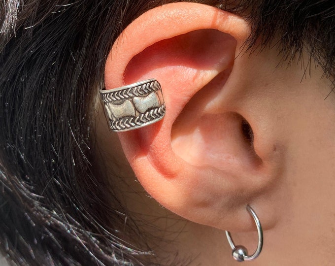 Silver Ear Cuff, Shiny Sterling Silver Ear Cuff Wrap, Chevron Lines, No Piercing.