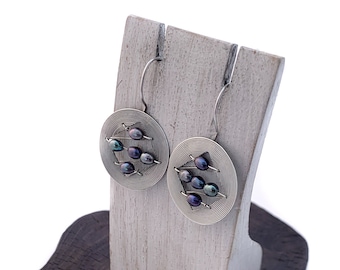 Pearl Earrings, Silver Grey Pearl Earrings,Sterling Silver Circle, Silver Pearl Dangle Earrings, Unique Design,Stunning Pearl Earrings