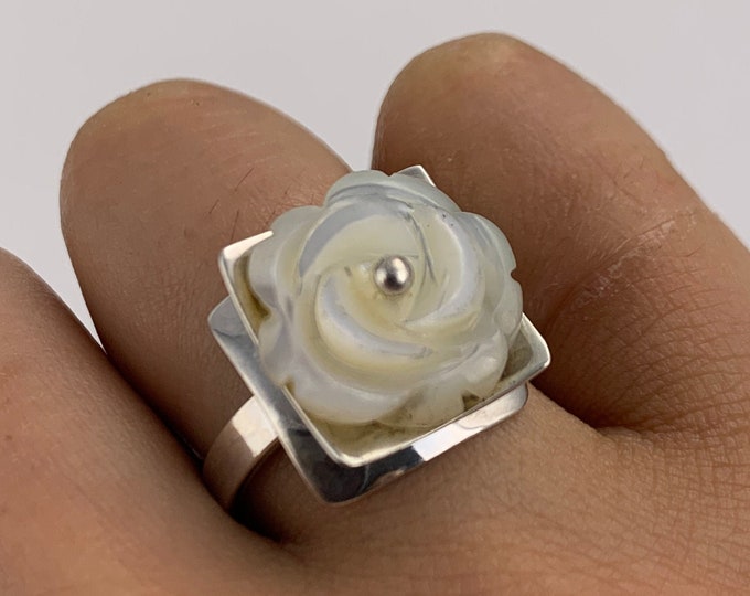 White Rose Ring,Natural White Mother of Pearl Shell ,Square Sterling Silver, Rose Ring For Women, Shell Silver Ring, Flower Lover