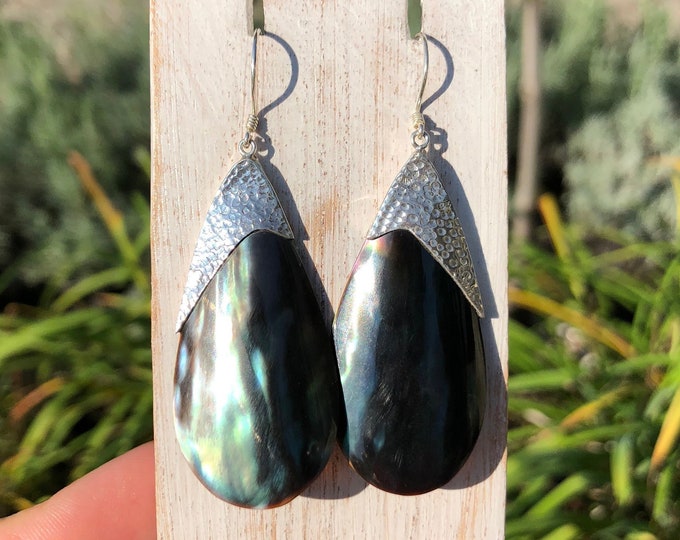 Shell Earrings, Dangle Green Shell, Hammered Silver Earring, Natural Shell Earrings, Drop Shell Earrings, Green Shell Earrings, Shell Dangle