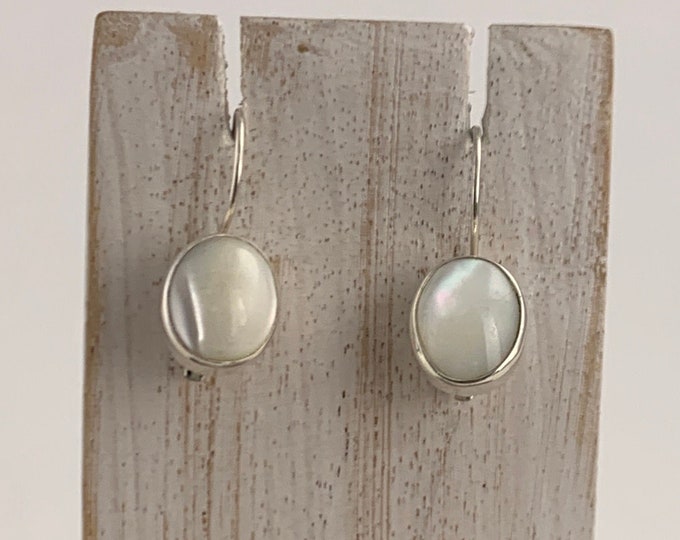 Oval Mother of Pearl Earrings, Sterling Silver 925, White Shell Earrings, Natural Shell, Minimalist Oval Earrings, Silver White Earrings