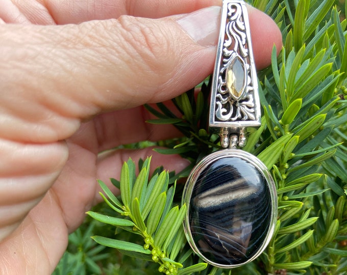 Silver Agate Pendant,Stunning Pendant, Agate and Citrine, Solid Silver Pendant,Sterling Silver Necklace,Black Agate Stone,Oval Agate