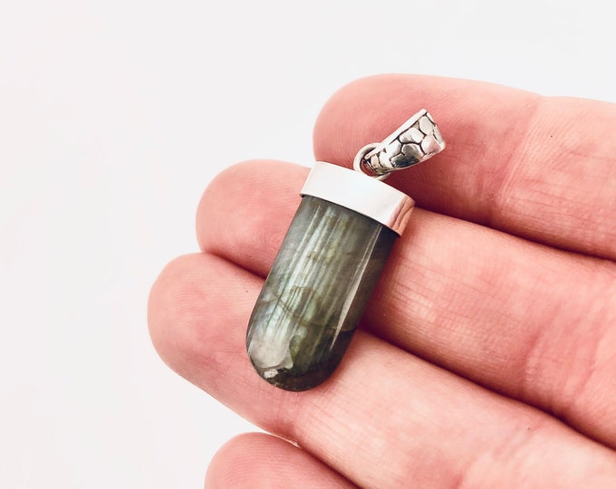 Labradorite Pendant, Sterling Silver 925, Healing stone, Silver Labradorite, Silver Gemstone