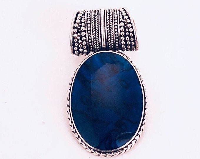 Blue Shell Pendant, Blue Oval Pendant,Deep Blue Necklace, Blue Abalone Pendant,Stunning  Blue Pendant
