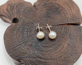 Fresh Water Pearl,White Pearl,Pearl Stud,Sterling Silver Pearl Post,Bridesmaids Pearl,Classic Pearl Stud,8mill Pearl