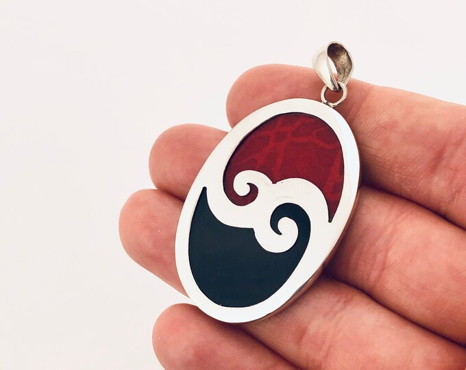 Silver Red Coral Pendant, Black Shell Pendant, Oval Pendant, Wave Pendant, Reversible Oval Pendant, Double Side Necklace,Sterling Silver 925