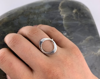 Round Minimalist Ring, Sterling Silver Open Circle Ring,Hammered Ring,Silver Minimalist Ring,Boho Ring,Geometric Ring