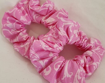 Pink Fleur de Le Scrunchie, corbata de pelo de tela de algodón, se adapta a todas las edades, regalo de cumpleaños,