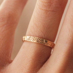 Anneau d'anneau Sunshine en or 14 carats rempli d'or 2,5 mm R1398