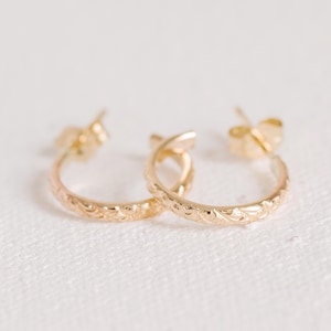Motif Pattern Lightweight Hoops Earrings Gold Silver E1234