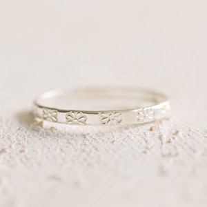 Daisy Flower Birth Flower Ring 2mm Flat Ring Band Gold Silver R1276