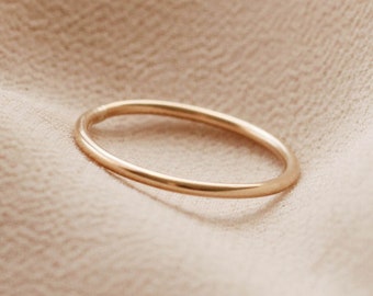 Simple Stacking Ring 1.5mm Dainty Round Simple Band 12K Gold Filled R1348