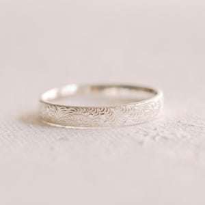 Sterling Silver Motif Swirl Pattern Ring Band R1338