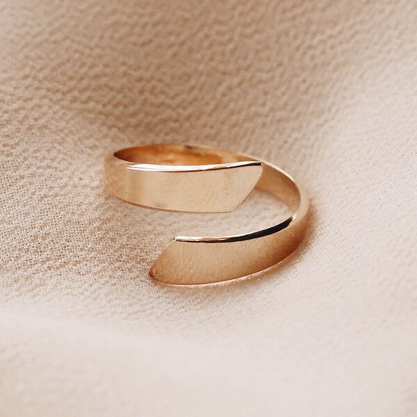 Gold Filled Rounded Ring.