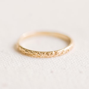 Floral Pattern Stacking Ring, 14K Gold Filled Dainty Band, Botanical Gold Ring, Gift for Her