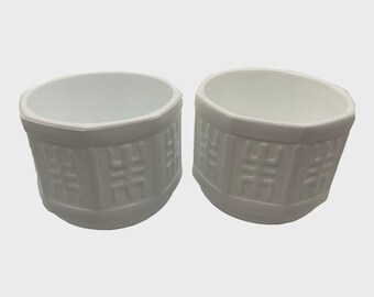 Vintage Mid-Century Milchglas Pflanzgefäße - Geometrisch geprägt 2er Set
