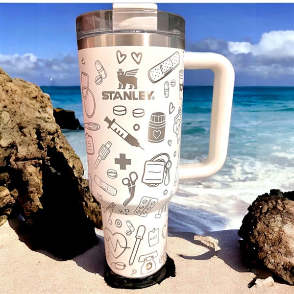 Nurse Life Laser gravierter Becher: 40 Unzen personalisierter Stanley oder Reisebecher ohne Marke