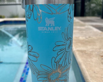 30 Oz DAISY Stanley Iceflow Flip Straw-Engraved