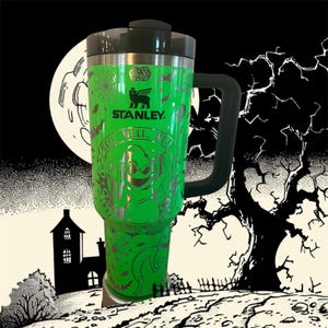 Vaso Stanley de 40 oz de Oogie Boogie: Taza de viaje grabada de Pesadilla antes de Navidad imagen 1