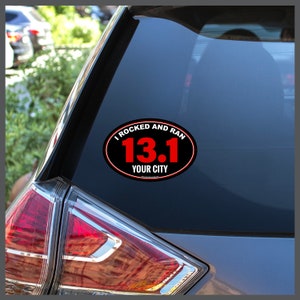 I Rocked and Ran RnR Rock and Roll ロックンロール 13.1 マラソン 取り外し可能なステッカー デカールまたは車用マグネット NO YEAR ランナーへのランニングギフト