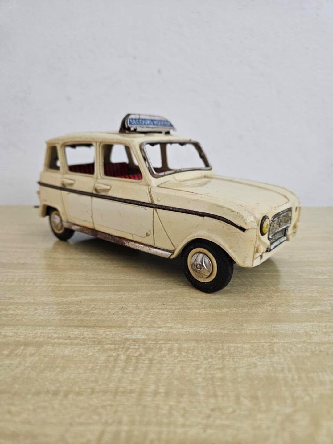 Old car, plastic, Renault 4L friction, Joustra, vintage