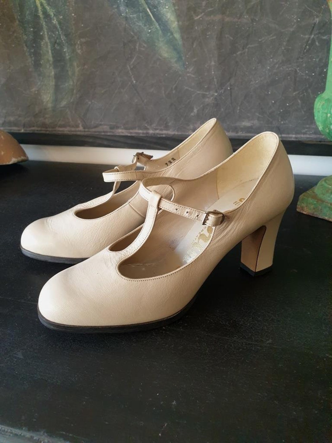 Vintage Shoes Pair of Pumps Salomé