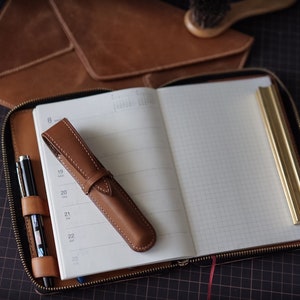 016 TRAVELER'S Notebook- Medium Brown Pen Holder - The Paper Seahorse