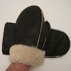 Handmade Men Mittens natural sheepskin(natural leather trimmed inside with natural soft sheepskin)Warm very soft Friendly to skin of hands