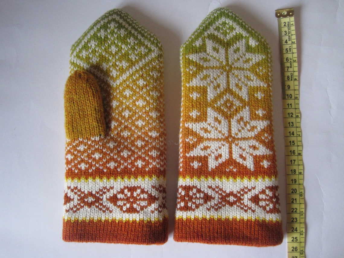 Several Variants Women Two-layer Knit Mittens Natural Estonian Smooth ...