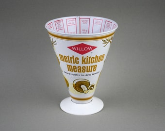 Willow Metric Kitchen Measure - Vintage Mushrooms Vegies Kitchenalia Measuring Cup - Made in Australia