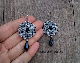 Gray silver soutache earrings, boho chic round earrings, embroidered kundan textile earrings, gray jewelry, everyday turkish earrings