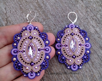 Lila beige Soutache Ohrringe, bestickte Kundan Textil Ohrringe, lila beige Schmuck, alltägliche türkische Ohrringe