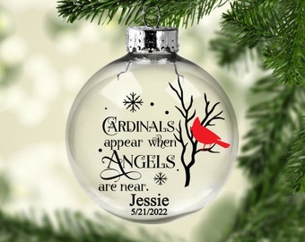 Adorno navideño conmemorativo del cardenal: "Los cardenales aparecen cuando los ángeles están cerca"