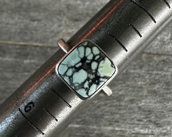 SIZE 5: Butterfly Wing Variscite Hammered Ring - Sterling Silver
