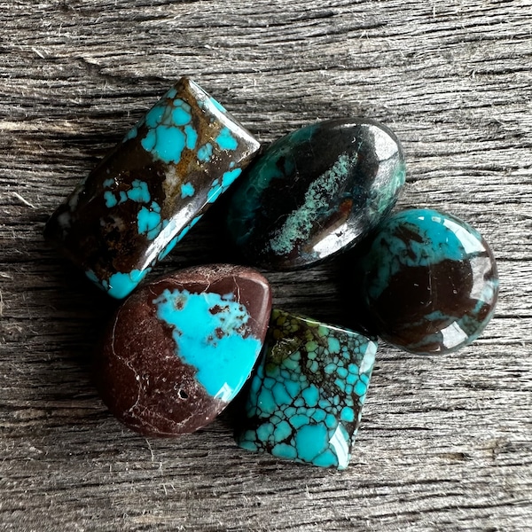 Loose Stones (Choose one): Bisbee Turquoise (Custom settings also available, read description below for more information)