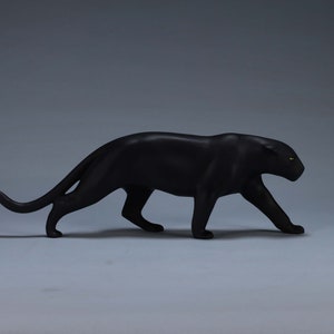 Escultura da Pantera Negra de John Perry, 30 cm de comprimento, olhos pintados, arte de estátua