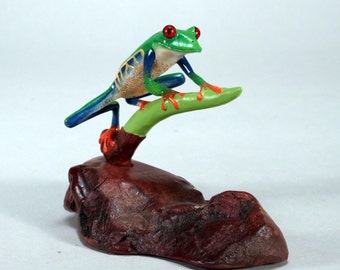 Frog Sculpture Decor Statue par John Perry RED EYED TREE 5in Tall Figurine sur burlwood