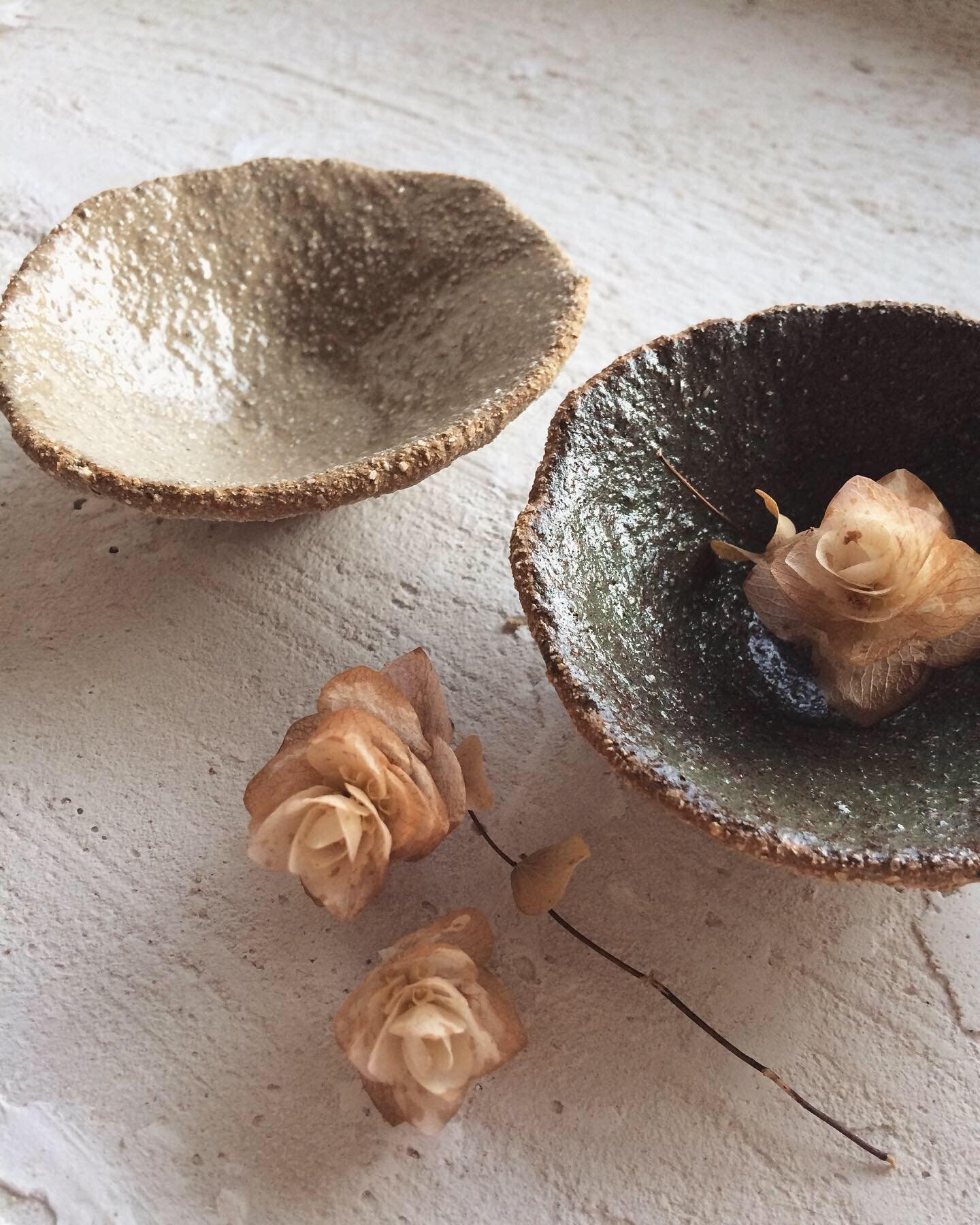 Duo de Coupelles Vertes Réalisé en Grès, Céramique Fait Main Fabrication Artisanale.