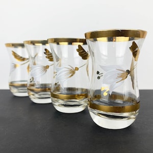Vintage goudvergulde handgeschilderde Turkse theekopjes of borrelglaasjes Set van 4 of 6 | verzamelglazen | Elegante borrelglaasjes