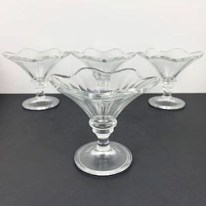 Ensemble vintage de 4 verres à sundae ou à dessert coupe en forme de fleur design unique et rare trouver | jolis bols de crème glacée dessert pétale