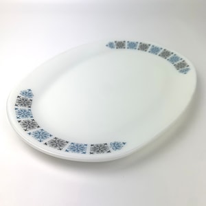 JAJ England Pyrex ‘Chelsea’ Oval Platter | 1970s Vintage Glassware | Serving Plate | Meat platter | English Opaline platter | opal glass