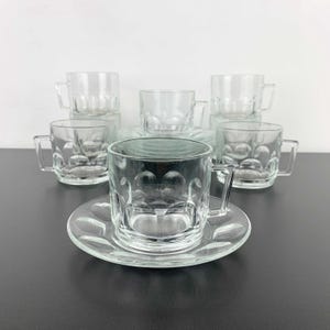 Taza de té y platillos con diseño &#39;Petale&#39; de Arcoroc France / Juego de 8 tazas de café y platillos Petale de Cristal D&#39;Arques / Cristalería francesa